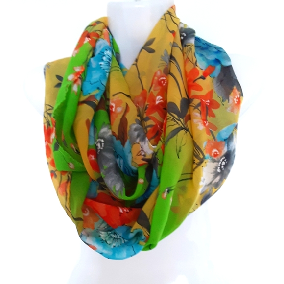 Picabo Vibrant Multi-Coloured Floral Infinity Scarf NWOT - Picture 1 of 3